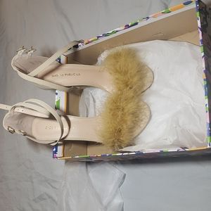 Nude pump